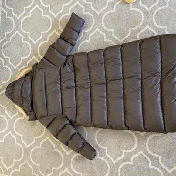 Moncler Down w/ Fur Hood Women's Puffer Coat - Picture 3 of 5